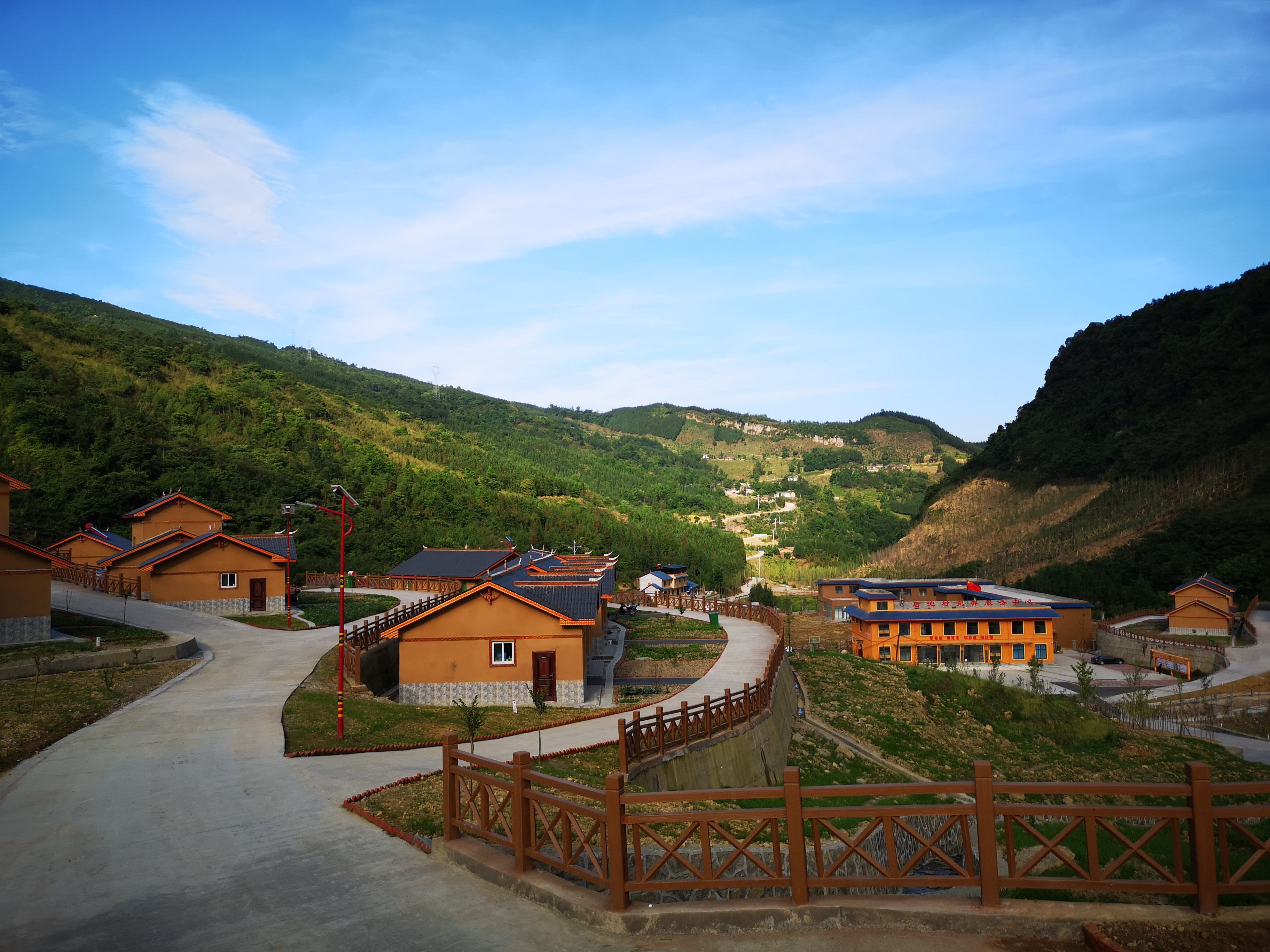 捐资298万元定点帮扶马边县后池村